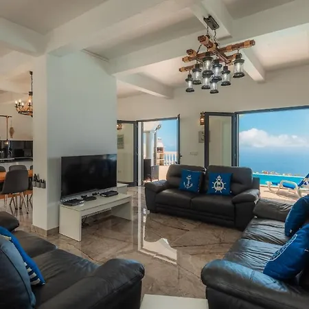 Villa Blue Sea Tower Luxury With Private Heated Pool Calheta (Madeira)