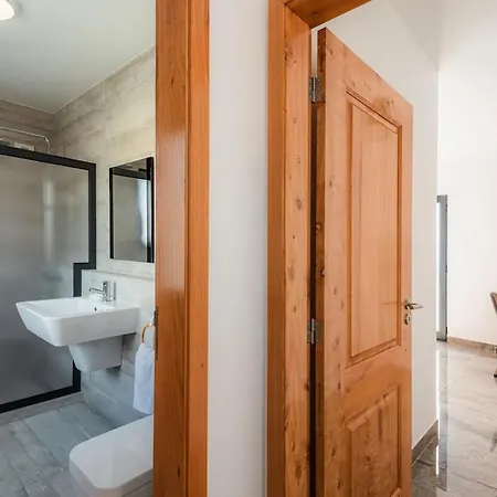 Villa Blue Sea Tower Luxury With Private Heated Pool Calheta (Madeira)